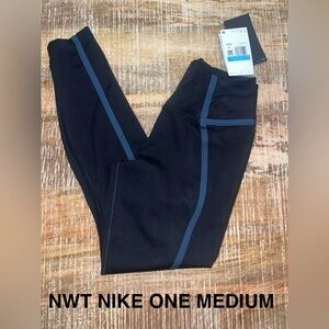 Brand New Nike One Leggings Women’s Medium